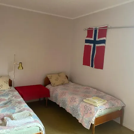 Koselig Hus Med Parkeringsplass Skaland Exterior foto