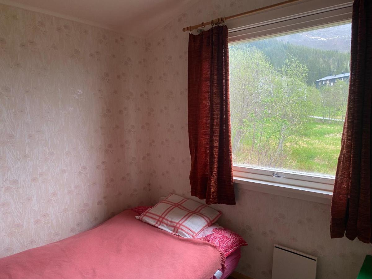Koselig Hus Med Parkeringsplass Apartment Skaland